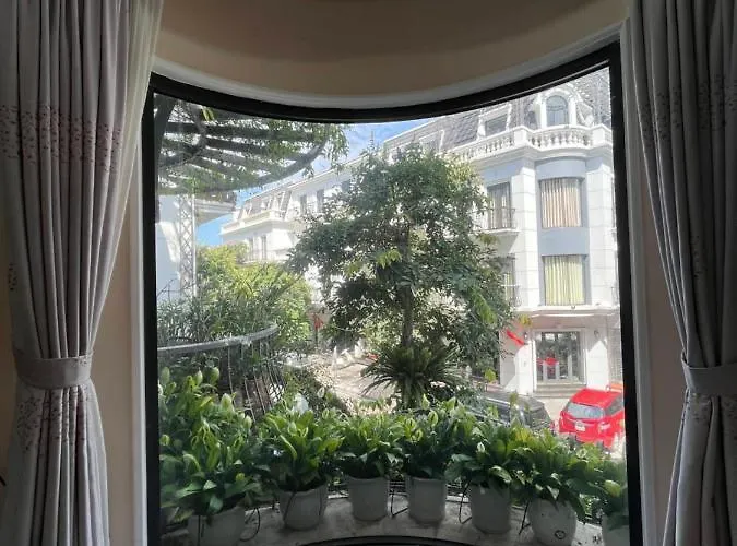 Hotel Paris Of Dragon Bay Hạ Long